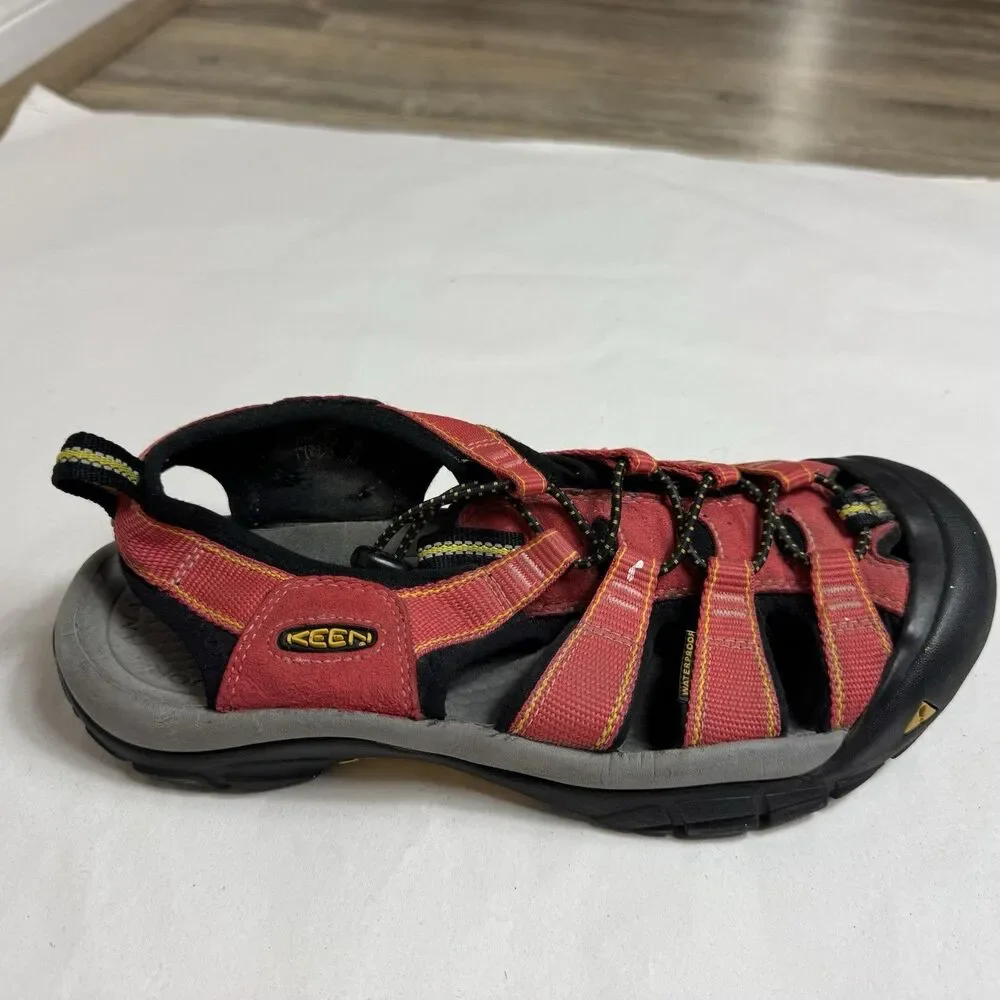 Keen Newport H2 Sandals Shoes Women's 9 Red Casual Comfort Waterproof Hiking